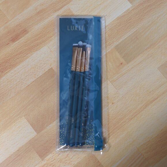 LUXIE Enchanted Eye Set Brushes Vegan Cruelty Free - New in Package - Picture 1 of 6